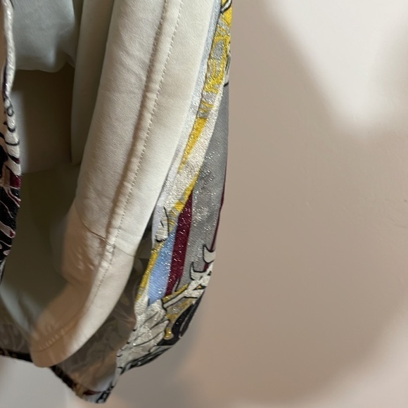 H&M metallic cutout dress with tropical print and plunging neckline - Picture 7 of 10